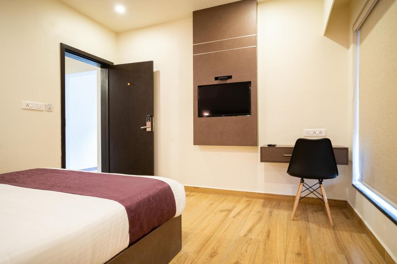 Hotel Lavender Infopark Kochi Exterior foto