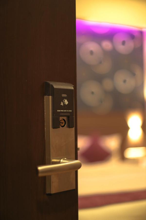 Hotel Lavender Infopark Kochi Exterior foto